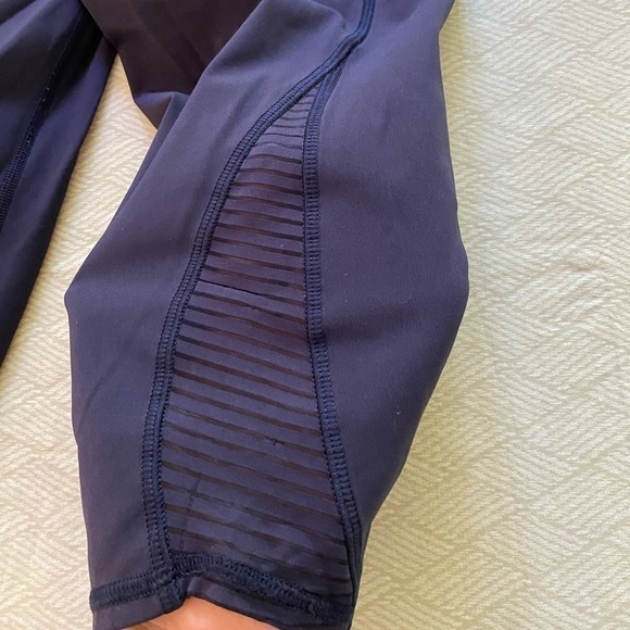 Lululemon Navy Blue Capri size 6 - Picture 5 of 12